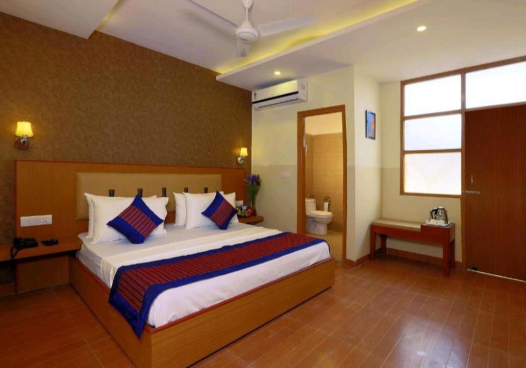 Hotel Airport Inn Nuova Delhi Esterno foto