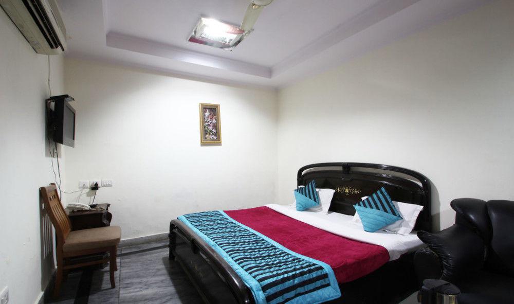 Hotel Airport Inn Nuova Delhi Esterno foto