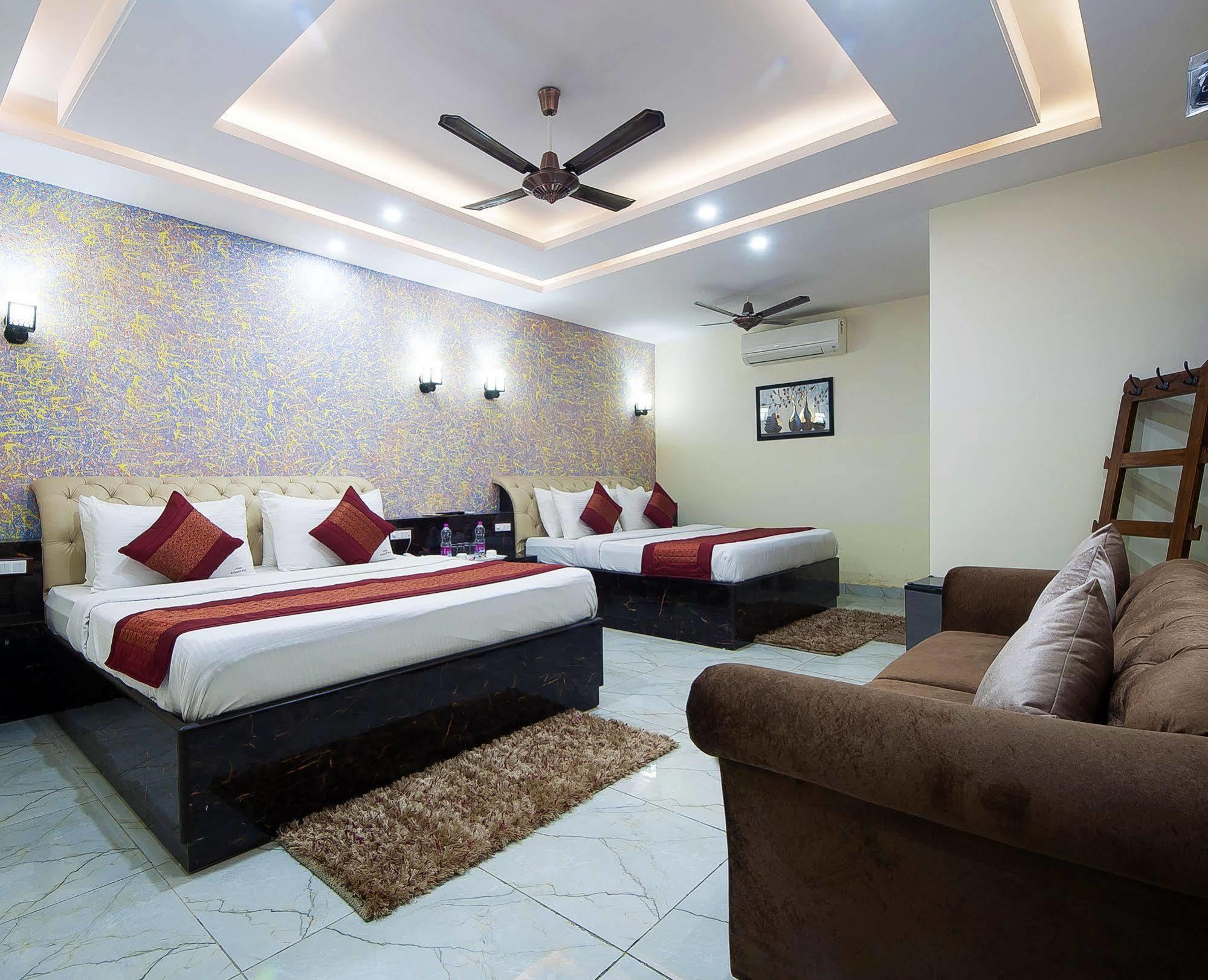 Hotel Airport Inn Nuova Delhi Esterno foto