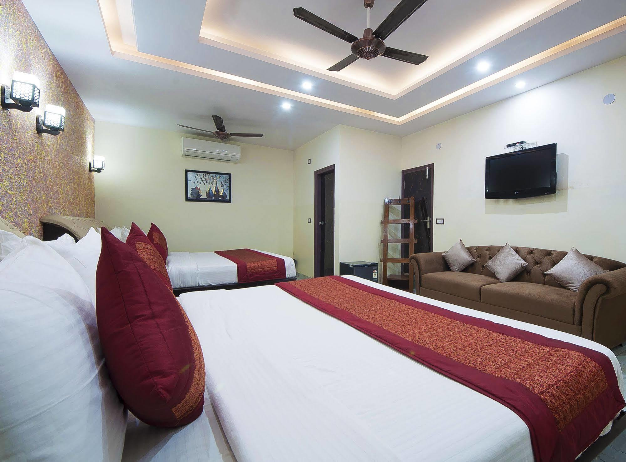 Hotel Airport Inn Nuova Delhi Esterno foto