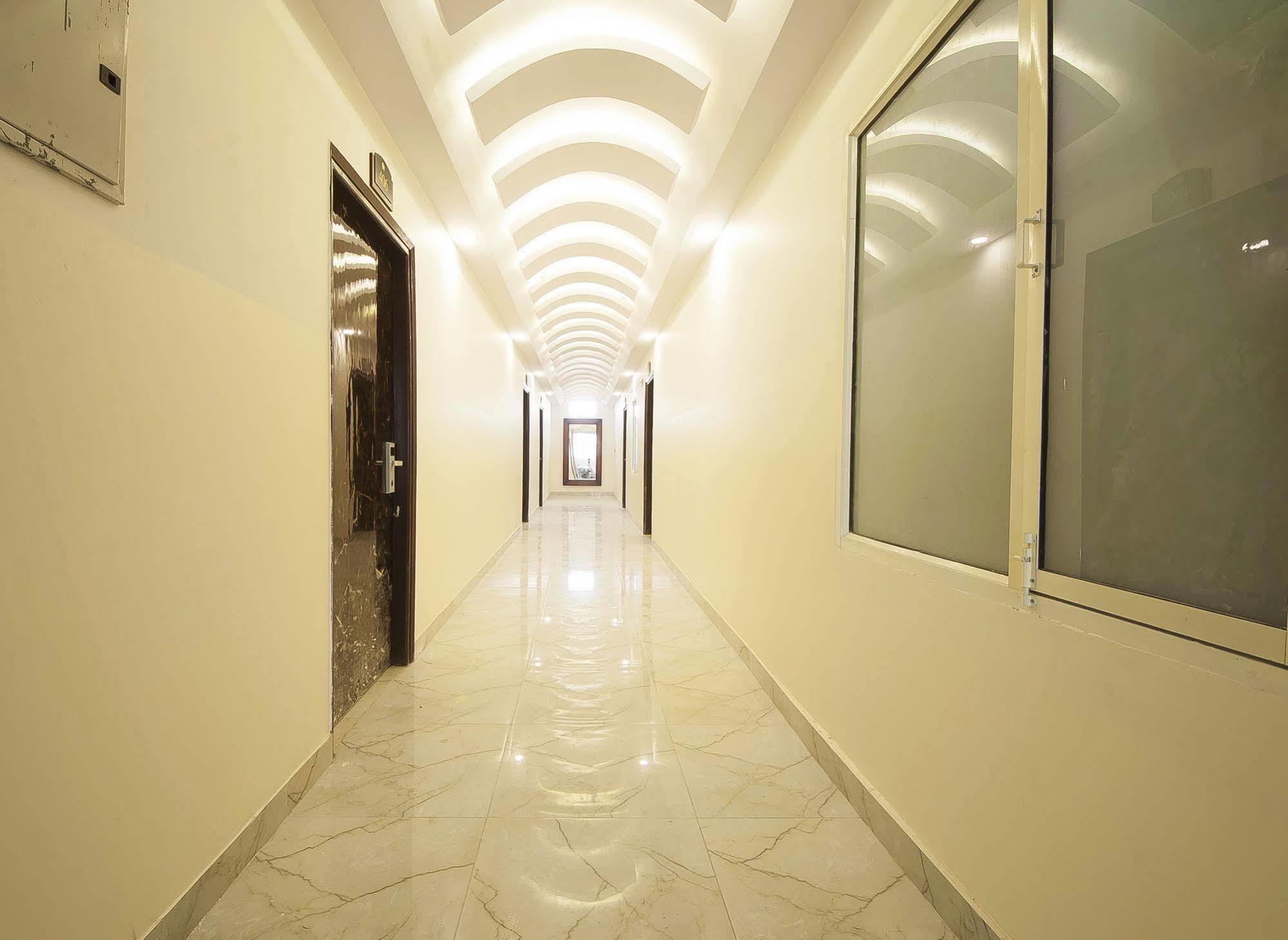 Hotel Airport Inn Nuova Delhi Esterno foto