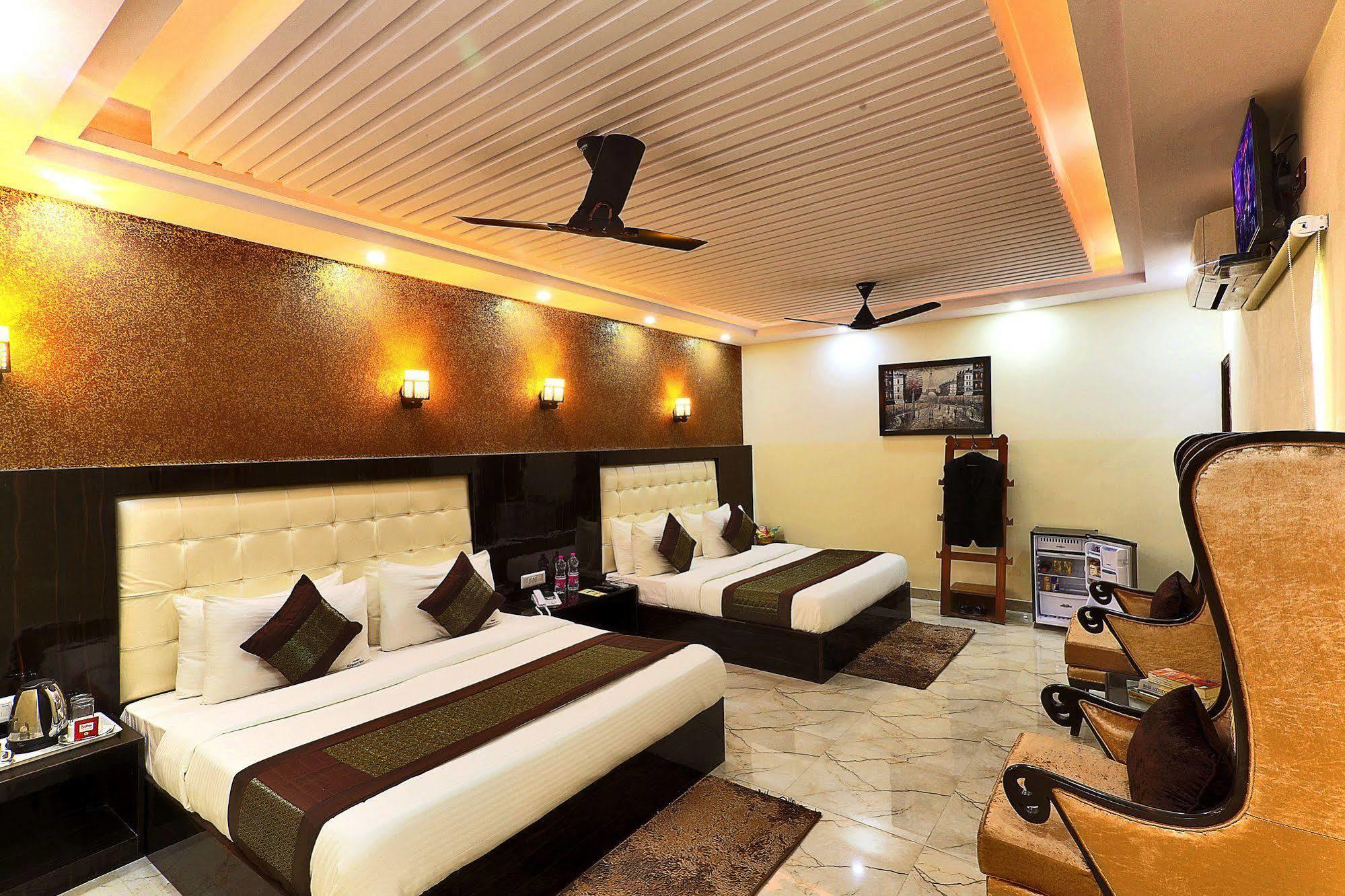 Hotel Airport Inn Nuova Delhi Esterno foto