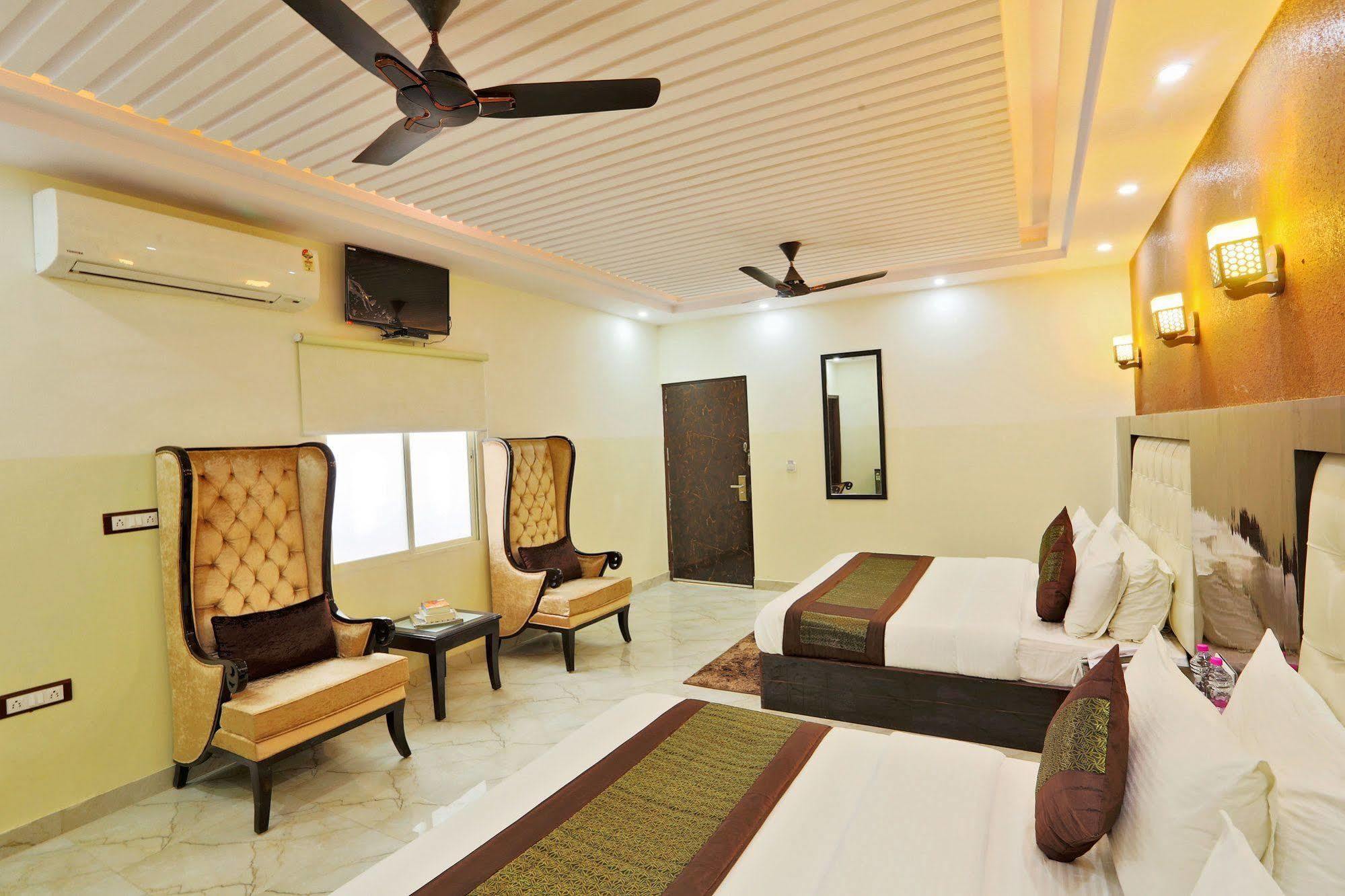 Hotel Airport Inn Nuova Delhi Esterno foto