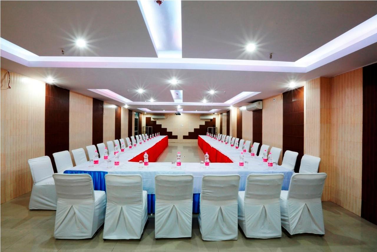 Hotel Airport Inn Nuova Delhi Esterno foto